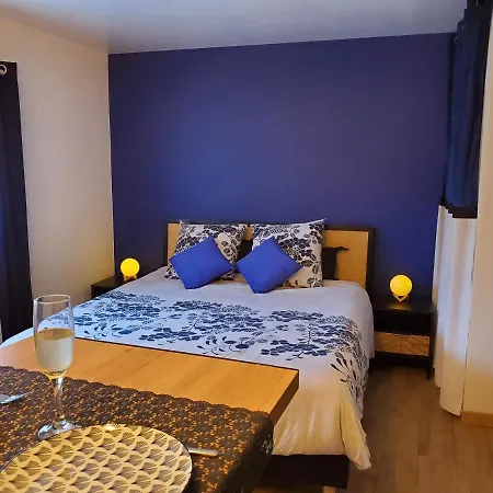 Сasa de vacaciones Jacuzzi Privatif Dans Maison De Village Au Calme *