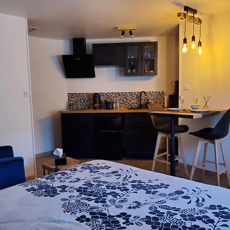 Сasa de vacaciones Jacuzzi Privatif Dans Maison De Village Au Calme Flaviac
